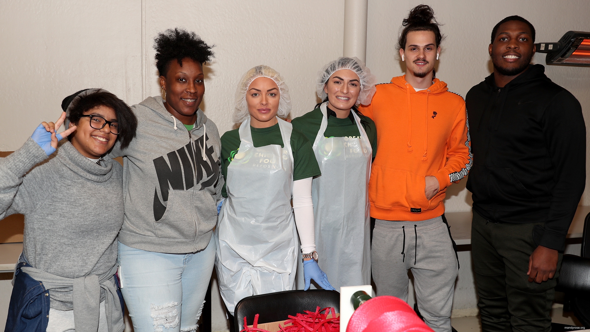 019_FOODBANK_11232019jg_0107.jpg