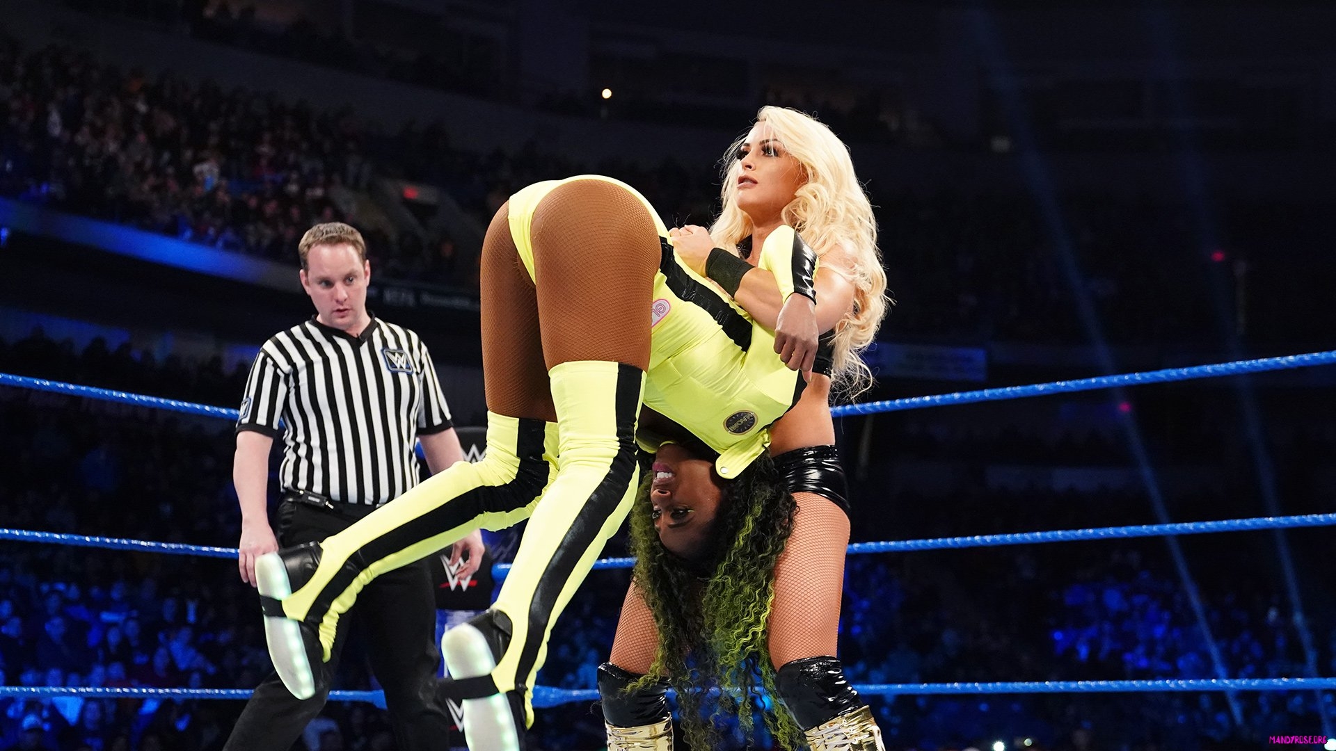 20190305_smackdown_naomimandy--64e0d319c69dcabd6ad56c4ff364fb02.jpg