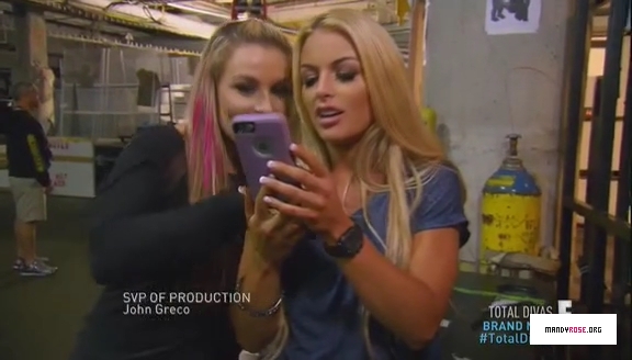 5B568x3285D_Total_Divas_Season_5_Ep_5_by_CenationSince02_-_Dailymotion_mp40026.jpg