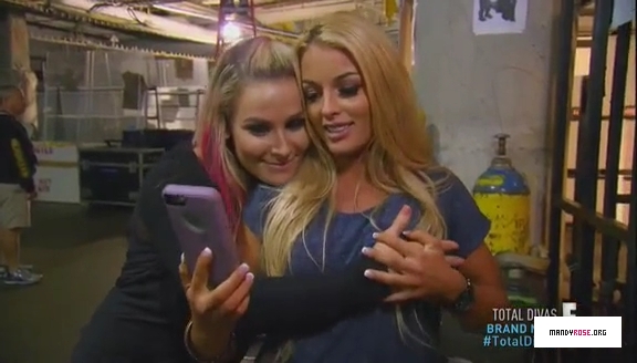 5B568x3285D_Total_Divas_Season_5_Ep_5_by_CenationSince02_-_Dailymotion_mp40029.jpg