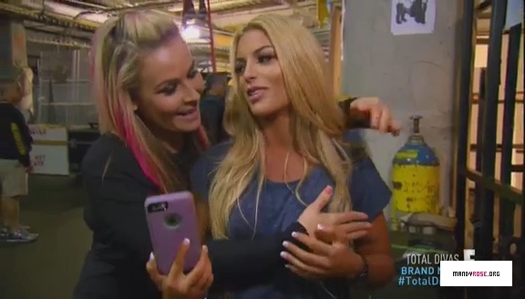 5B568x3285D_Total_Divas_Season_5_Ep_5_by_CenationSince02_-_Dailymotion_mp40031.jpg