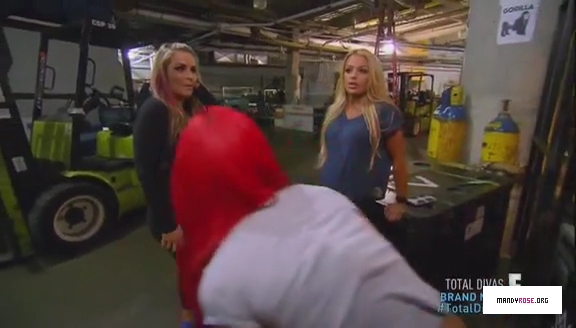 5B568x3285D_Total_Divas_Season_5_Ep_5_by_CenationSince02_-_Dailymotion_mp40051.jpg