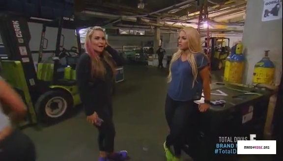 5B568x3285D_Total_Divas_Season_5_Ep_5_by_CenationSince02_-_Dailymotion_mp40052.jpg