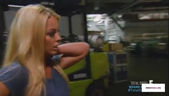 5B568x3285D_Total_Divas_Season_5_Ep_5_by_CenationSince02_-_Dailymotion_mp40067.jpg