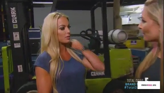 5B568x3285D_Total_Divas_Season_5_Ep_5_by_CenationSince02_-_Dailymotion_mp40079.jpg