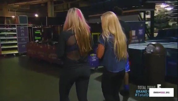5B568x3285D_Total_Divas_Season_5_Ep_5_by_CenationSince02_-_Dailymotion_mp40086.jpg
