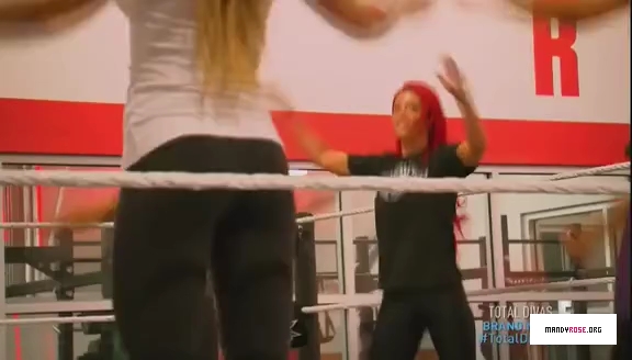 5B568x3285D_Total_Divas_Season_5_Ep_5_by_CenationSince02_-_Dailymotion_mp40144.jpg