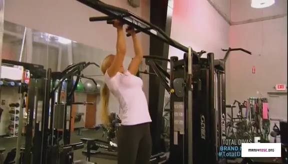5B568x3285D_Total_Divas_Season_5_Ep_5_by_CenationSince02_-_Dailymotion_mp40158.jpg