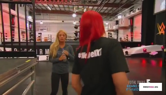 5B568x3285D_Total_Divas_Season_5_Ep_5_by_CenationSince02_-_Dailymotion_mp40164.jpg