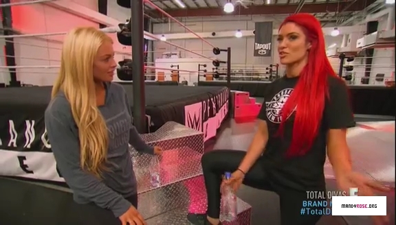 5B568x3285D_Total_Divas_Season_5_Ep_5_by_CenationSince02_-_Dailymotion_mp40179.jpg