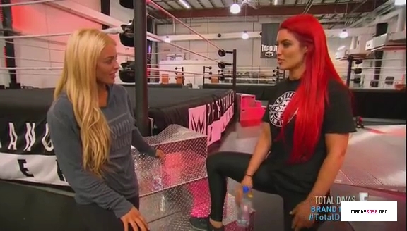 5B568x3285D_Total_Divas_Season_5_Ep_5_by_CenationSince02_-_Dailymotion_mp40180.jpg
