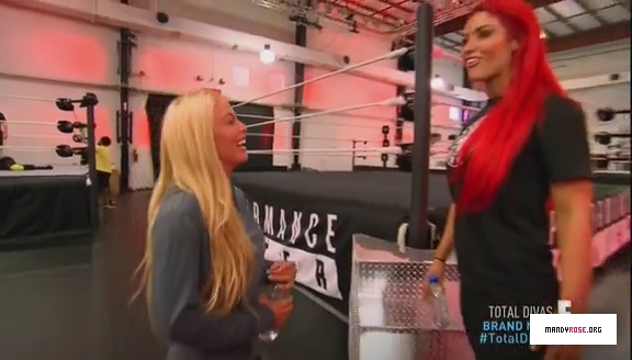 5B568x3285D_Total_Divas_Season_5_Ep_5_by_CenationSince02_-_Dailymotion_mp40212.jpg