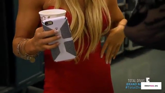 5B640x3605D_WWE_Total_Divas_S05E04_S_5_E_4_-_Talk_of_The_Town_by_Total_Divas_-_Dailymotion_mp40001.jpg