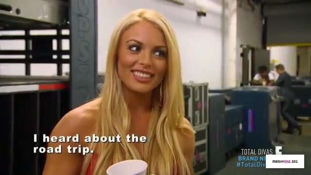 5B640x3605D_WWE_Total_Divas_S05E04_S_5_E_4_-_Talk_of_The_Town_by_Total_Divas_-_Dailymotion_mp40004.jpg