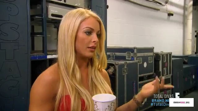 5B640x3605D_WWE_Total_Divas_S05E04_S_5_E_4_-_Talk_of_The_Town_by_Total_Divas_-_Dailymotion_mp40007.jpg