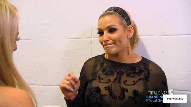 5B640x3605D_WWE_Total_Divas_S05E04_S_5_E_4_-_Talk_of_The_Town_by_Total_Divas_-_Dailymotion_mp40018.jpg