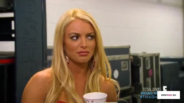 5B640x3605D_WWE_Total_Divas_S05E04_S_5_E_4_-_Talk_of_The_Town_by_Total_Divas_-_Dailymotion_mp40034.jpg