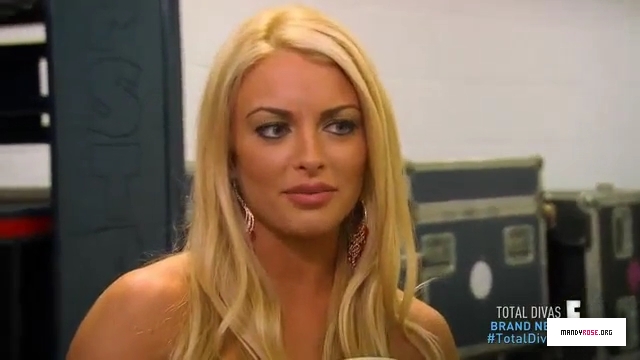 5B640x3605D_WWE_Total_Divas_S05E04_S_5_E_4_-_Talk_of_The_Town_by_Total_Divas_-_Dailymotion_mp40035.jpg