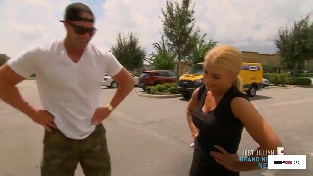 5B640x3605D_WWE_Total_Divas_S05E04_S_5_E_4_-_Talk_of_The_Town_by_Total_Divas_-_Dailymotion_mp40122.jpg