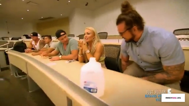 5B640x3605D_WWE_Total_Divas_S05E04_S_5_E_4_-_Talk_of_The_Town_by_Total_Divas_-_Dailymotion_mp40265.jpg