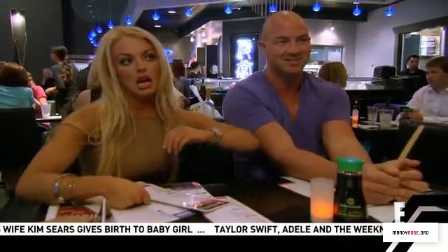 5B640x3605D_WWE_Total_Divas_S05E04_S_5_E_4_-_Talk_of_The_Town_by_Total_Divas_-_Dailymotion_mp40363.jpg