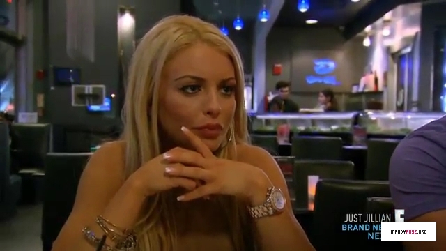 5B640x3605D_WWE_Total_Divas_S05E04_S_5_E_4_-_Talk_of_The_Town_by_Total_Divas_-_Dailymotion_mp40425.jpg