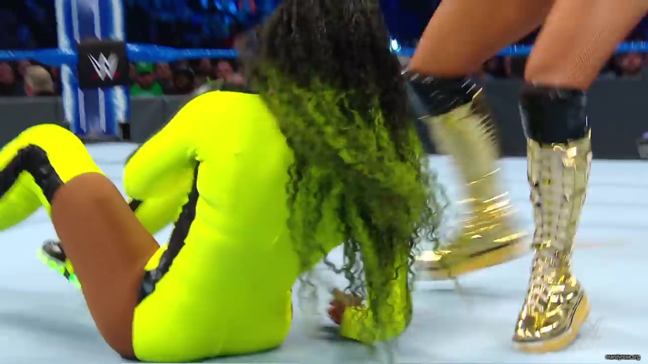 A_WWE_Superstar_s_Entire_Routine2C_from_Waking_Up_to_Wrestling___Allure_mp40117.jpg