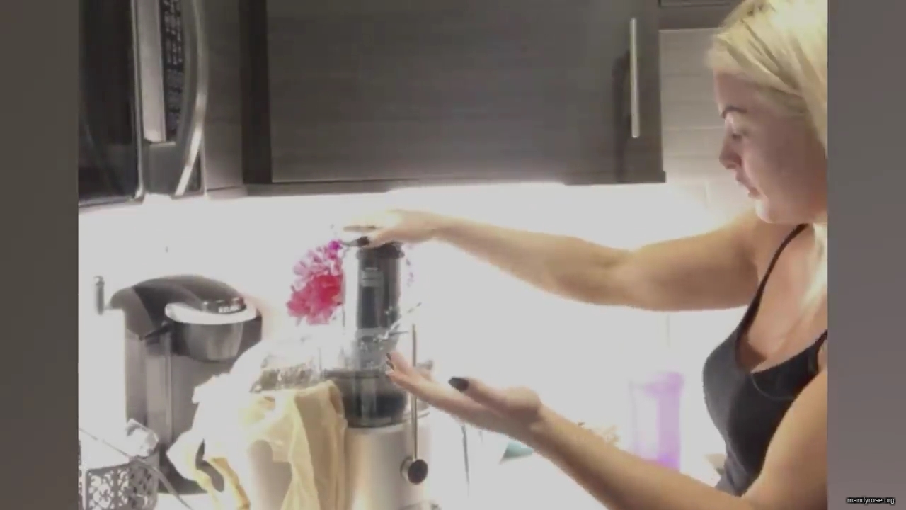 A_WWE_Superstar_s_Entire_Routine2C_from_Waking_Up_to_Wrestling___Allure_mp40155.jpg