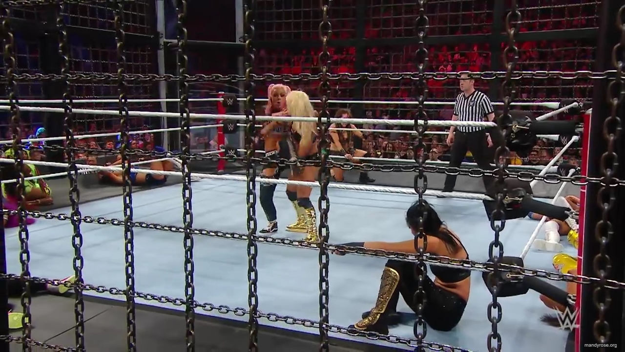 A_WWE_Superstar_s_Entire_Routine2C_from_Waking_Up_to_Wrestling___Allure_mp40254.jpg