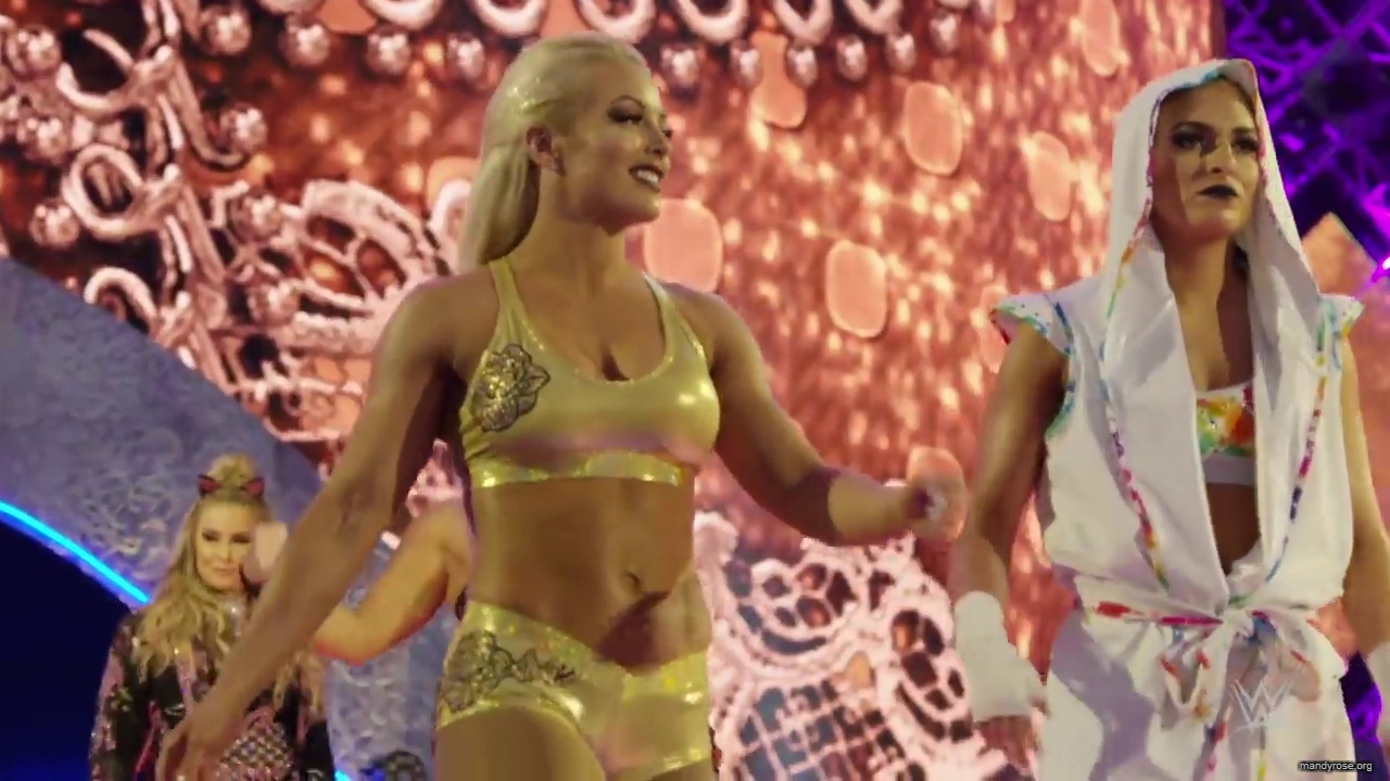 A_WWE_Superstar_s_Entire_Routine2C_from_Waking_Up_to_Wrestling___Allure_mp40429.jpg