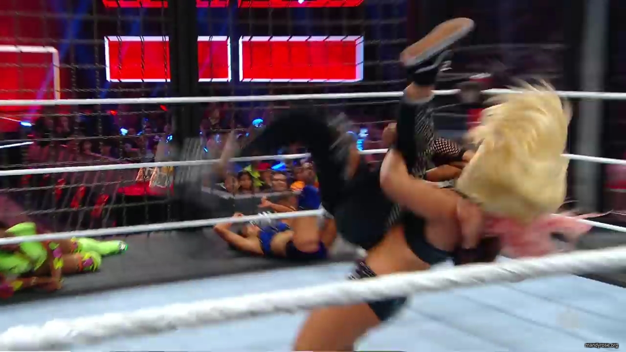 A_WWE_Superstar_s_Entire_Routine2C_from_Waking_Up_to_Wrestling___Allure_mp40484.jpg