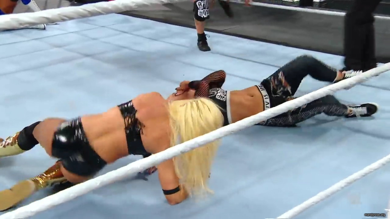 A_WWE_Superstar_s_Entire_Routine2C_from_Waking_Up_to_Wrestling___Allure_mp40486.jpg