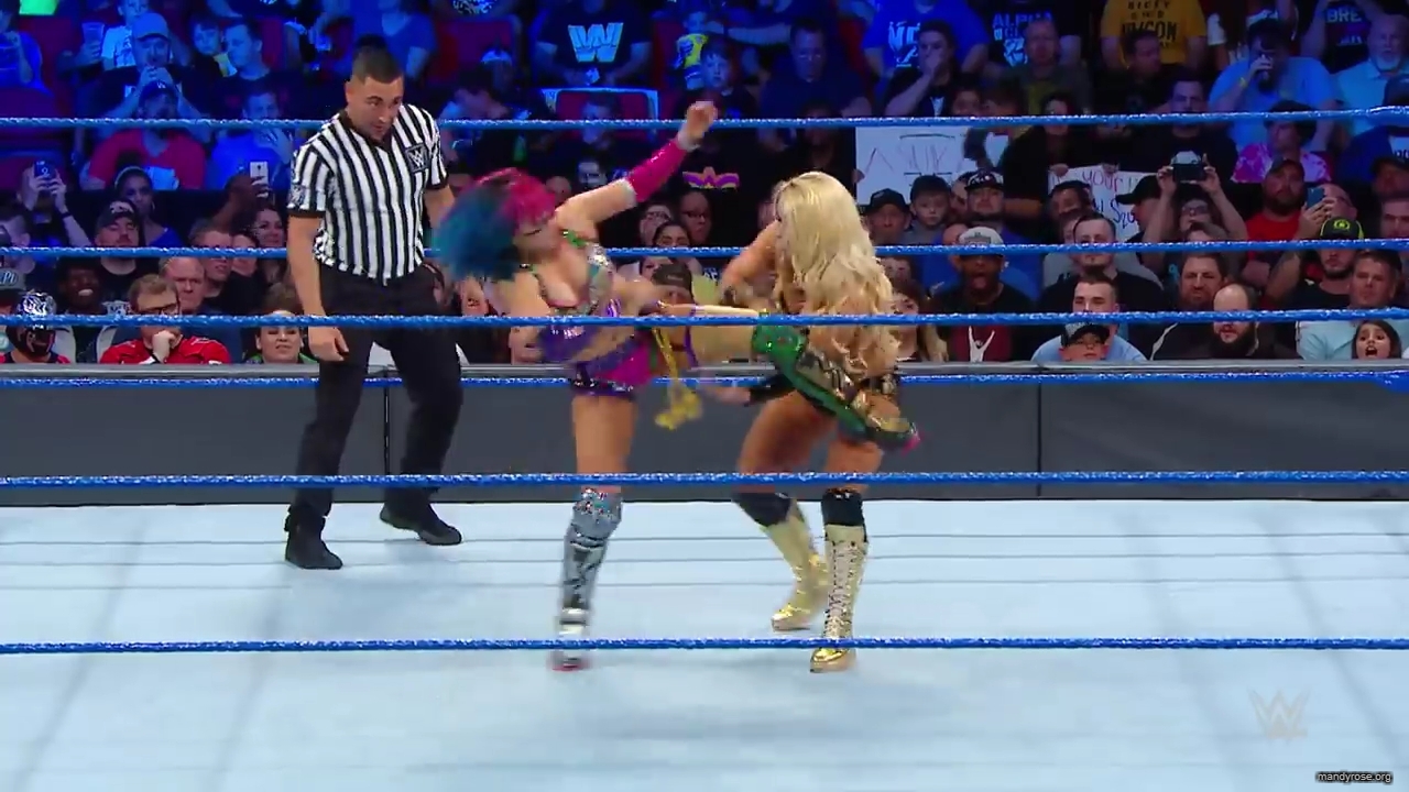 A_WWE_Superstar_s_Entire_Routine2C_from_Waking_Up_to_Wrestling___Allure_mp40487.jpg