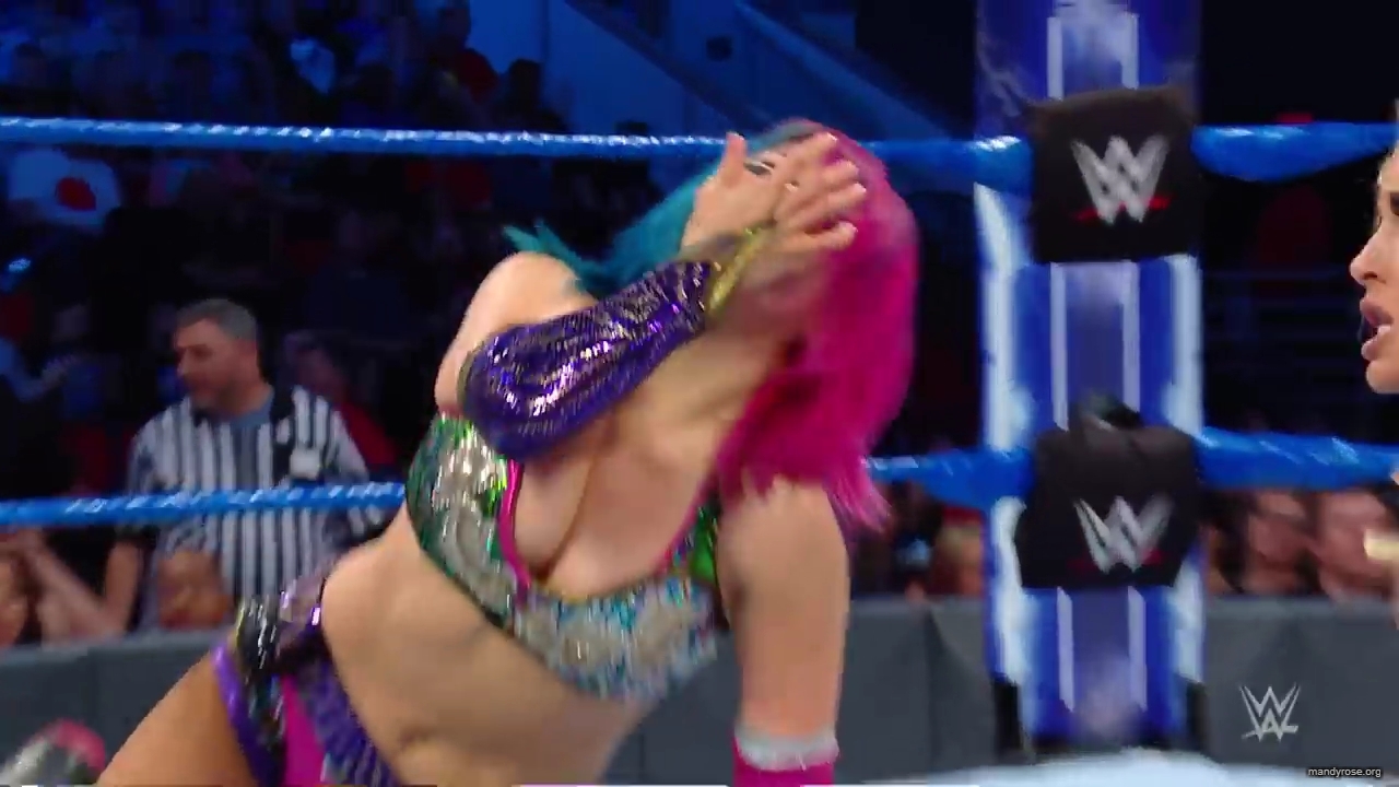 A_WWE_Superstar_s_Entire_Routine2C_from_Waking_Up_to_Wrestling___Allure_mp40490.jpg
