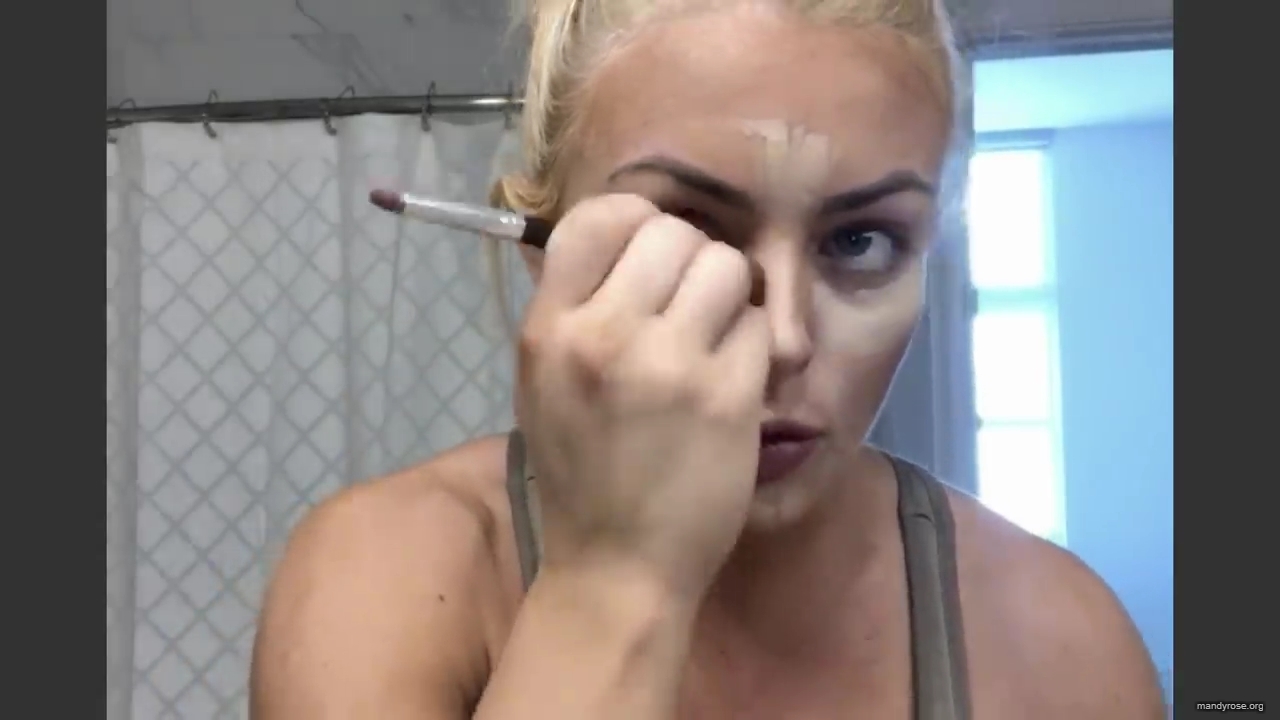 A_WWE_Superstar_s_Entire_Routine2C_from_Waking_Up_to_Wrestling___Allure_mp40529.jpg