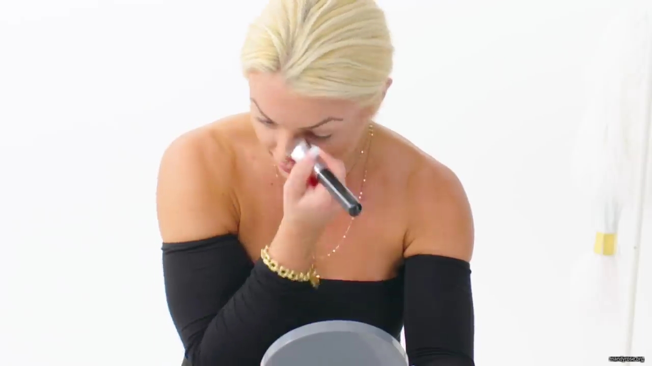 A_WWE_Superstar_s_Entire_Routine2C_from_Waking_Up_to_Wrestling___Allure_mp40538.jpg