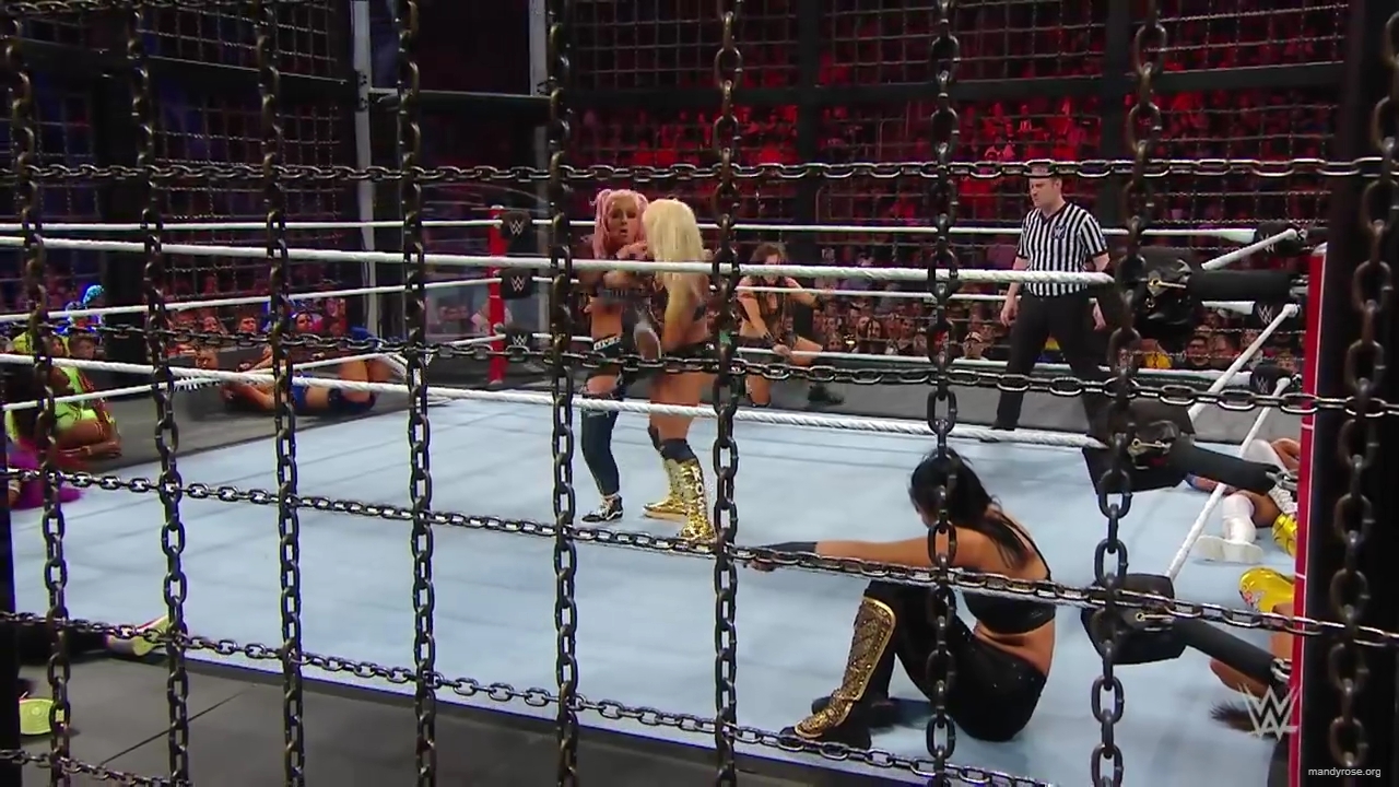 A_WWE_Superstar_s_Entire_Routine2C_from_Waking_Up_to_Wrestling___Allure_mp40664.jpg