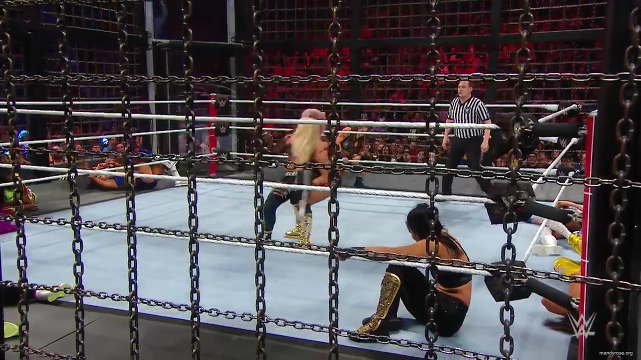 A_WWE_Superstar_s_Entire_Routine2C_from_Waking_Up_to_Wrestling___Allure_mp40665.jpg