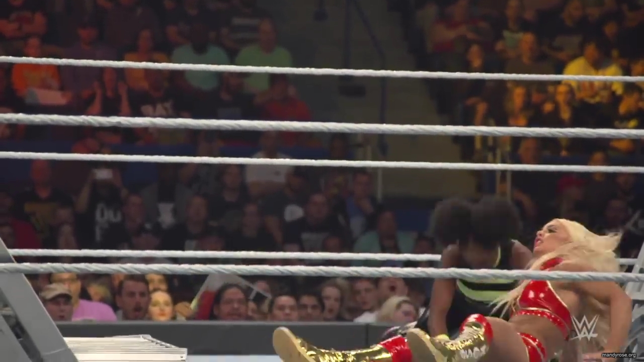 A_WWE_Superstar_s_Entire_Routine2C_from_Waking_Up_to_Wrestling___Allure_mp40683.jpg