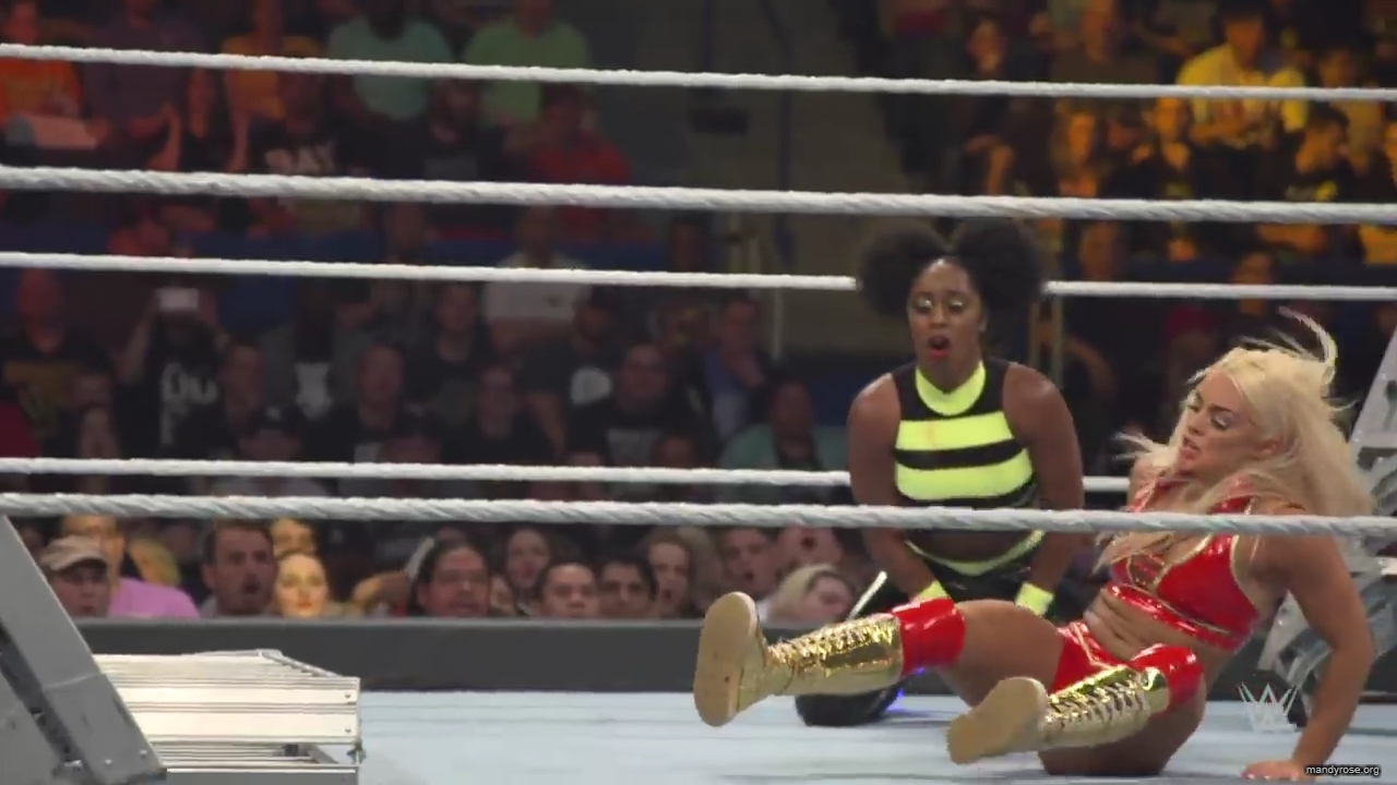 A_WWE_Superstar_s_Entire_Routine2C_from_Waking_Up_to_Wrestling___Allure_mp40684.jpg