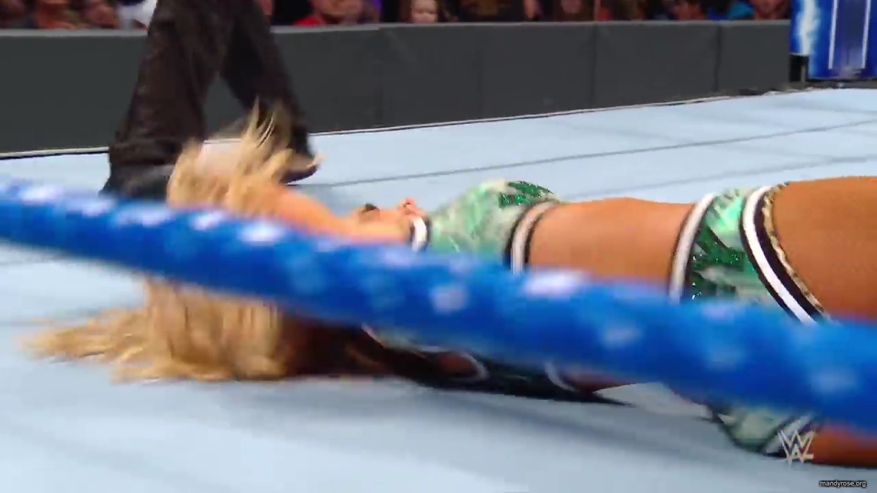 A_WWE_Superstar_s_Entire_Routine2C_from_Waking_Up_to_Wrestling___Allure_mp40687.jpg