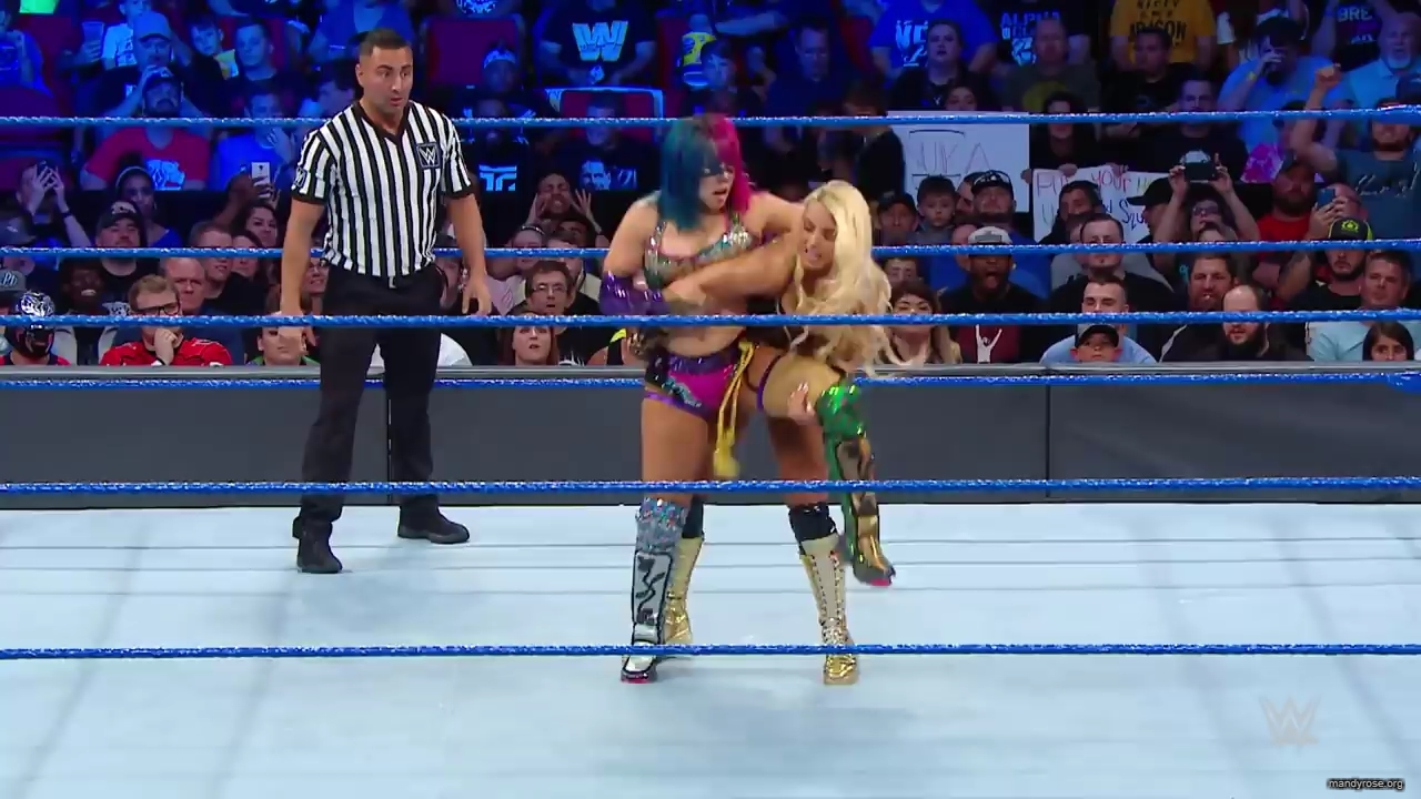 A_WWE_Superstar_s_Entire_Routine2C_from_Waking_Up_to_Wrestling___Allure_mp40889.jpg