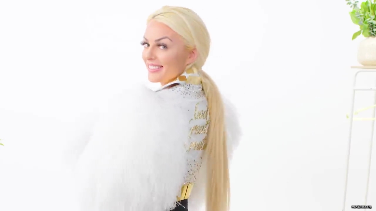 A_WWE_Superstar_s_Entire_Routine2C_from_Waking_Up_to_Wrestling___Allure_mp40925.jpg