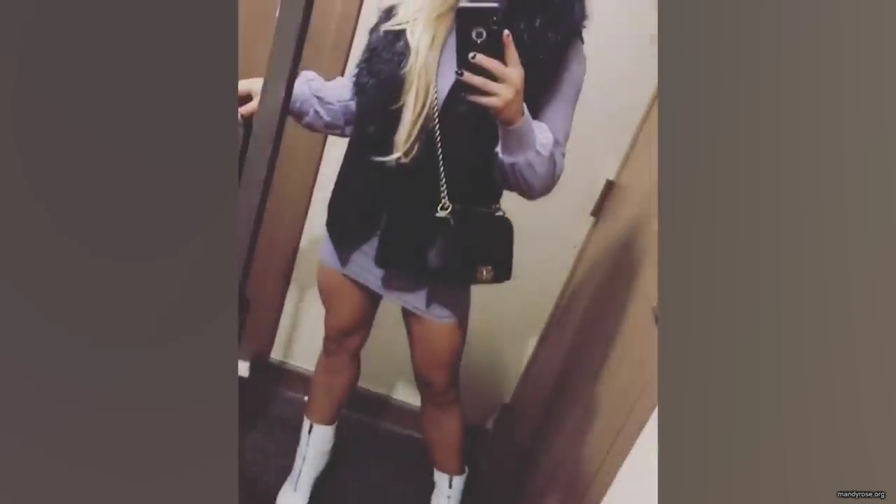 A_WWE_Superstar_s_Entire_Routine2C_from_Waking_Up_to_Wrestling___Allure_mp40961.jpg