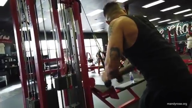 BURGERS_AND_BARBELLS_in_Vegas_mp43831.jpg