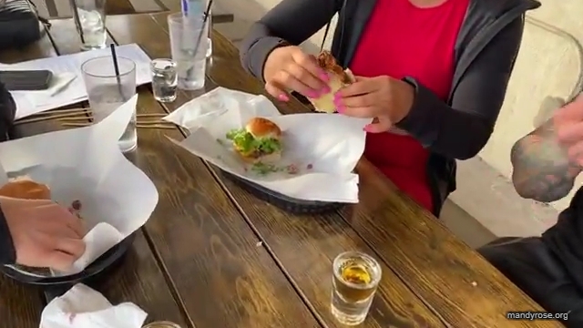 BURGERS_AND_BARBELLS_in_Vegas_mp44074.jpg