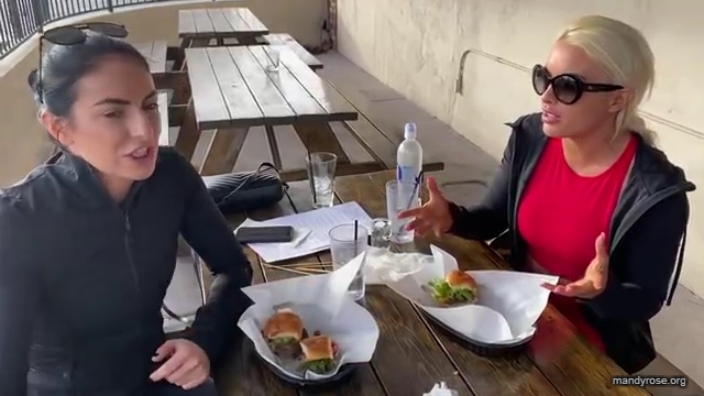 BURGERS_AND_BARBELLS_in_Vegas_mp44169.jpg