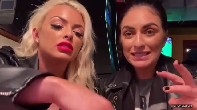 CHICKEN_WINGS_212121_MANDY_ROSE_SONYA_DEVILLE_WWE_mp43197.jpg