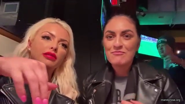 CHICKEN_WINGS_212121_MANDY_ROSE_SONYA_DEVILLE_WWE_mp43412.jpg