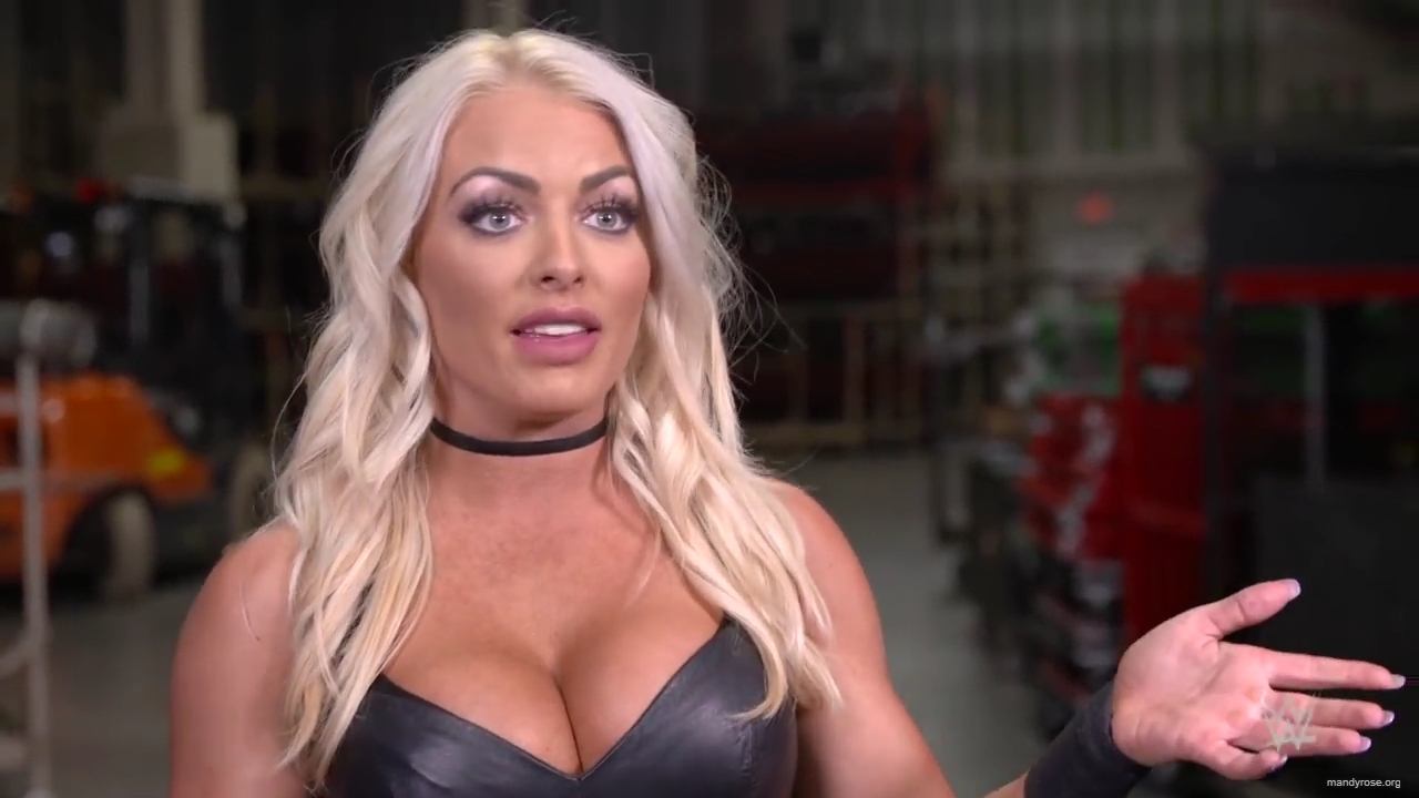Charlotte2C_Mandy_Rose_and_Bianca_Belair_on_Evolution_s_significance_mp40008.jpg